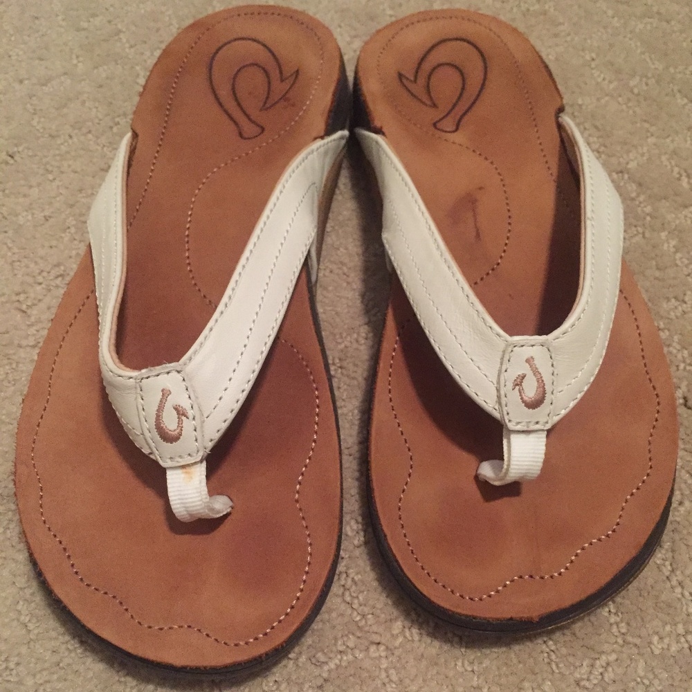 OluKai Kumu Beach Sandals